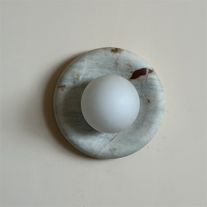 Vomire wandlamp