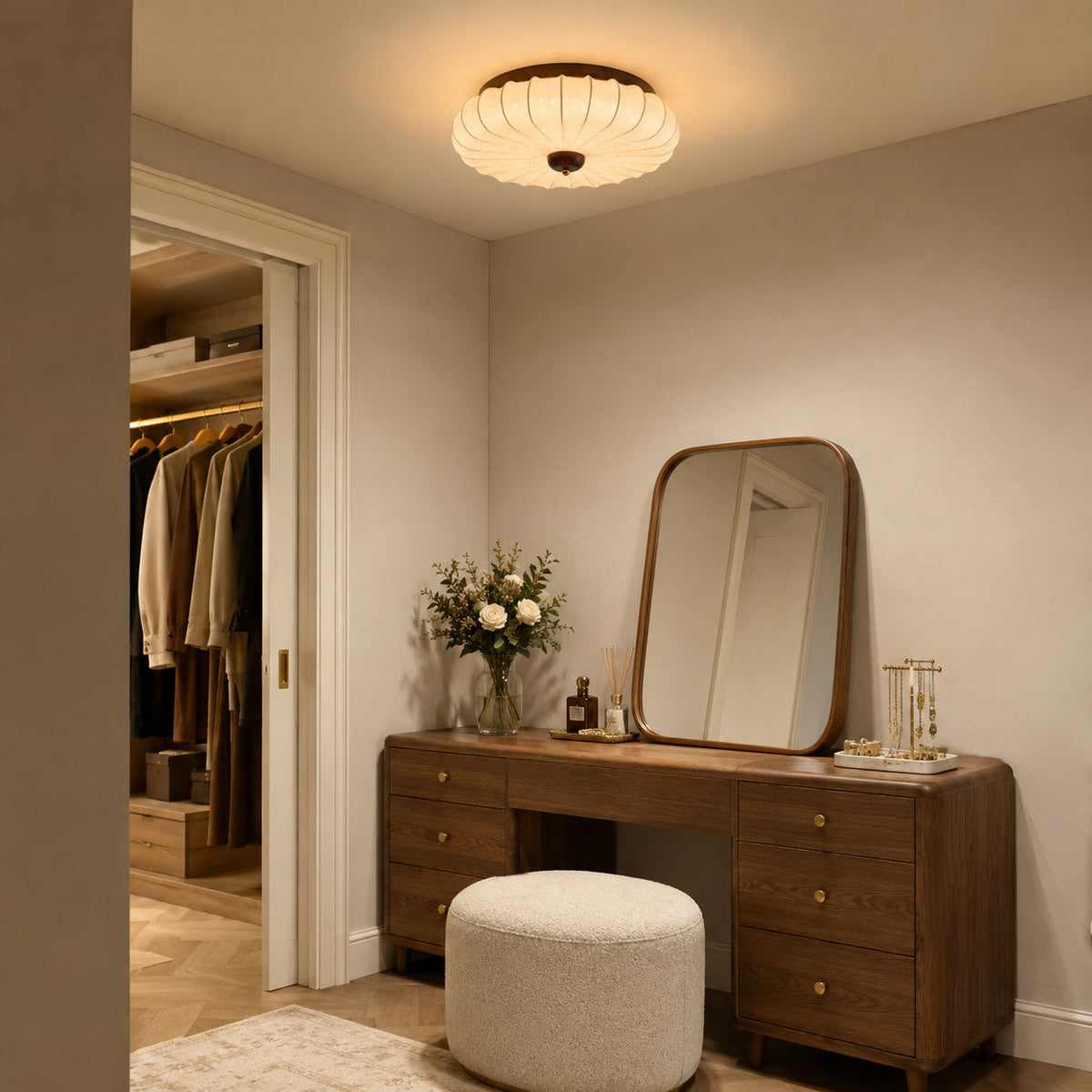 Miroraine vlakke plafondlamp walnootkleurige afwerking beige stoffen kap