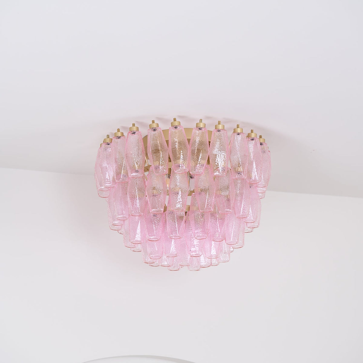 Celelaya plafondlamp Poliedri gelaagde roze Murano-glas vlakke plafondlamp