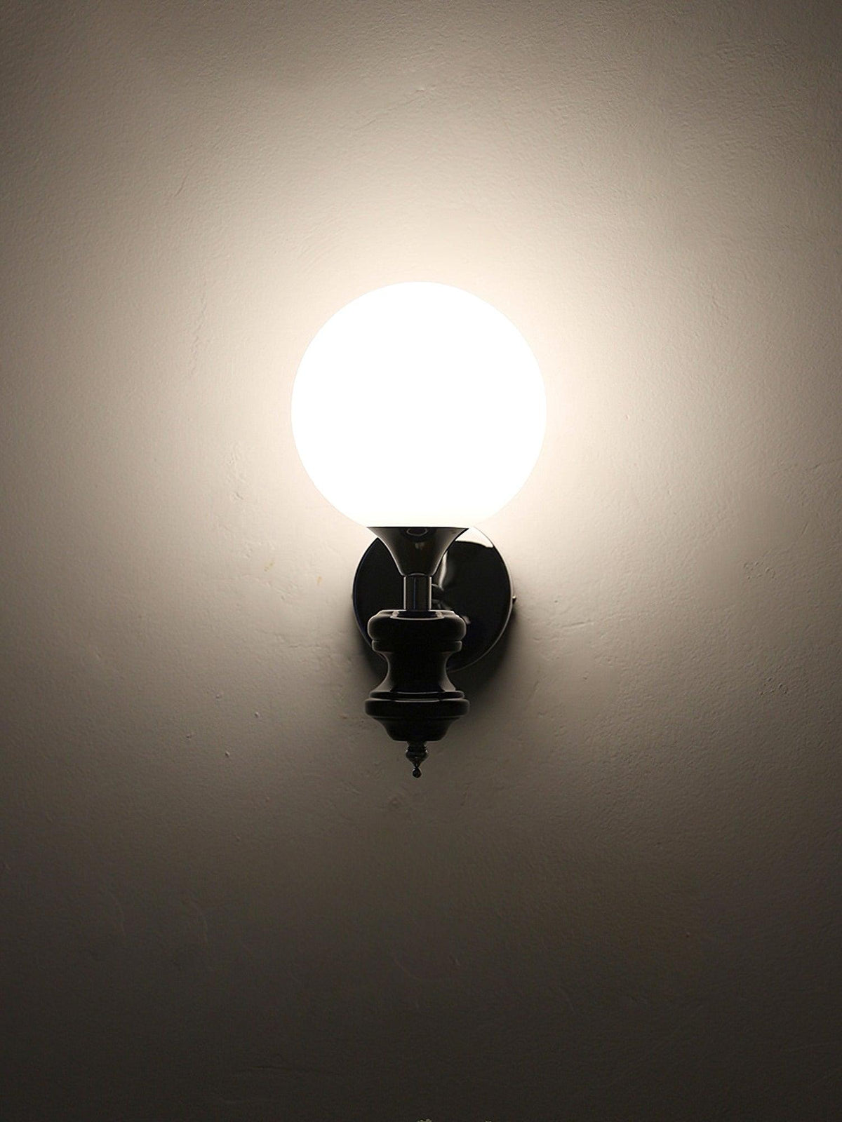 Sune Vintage wandlamp van glas in chroom en blauw