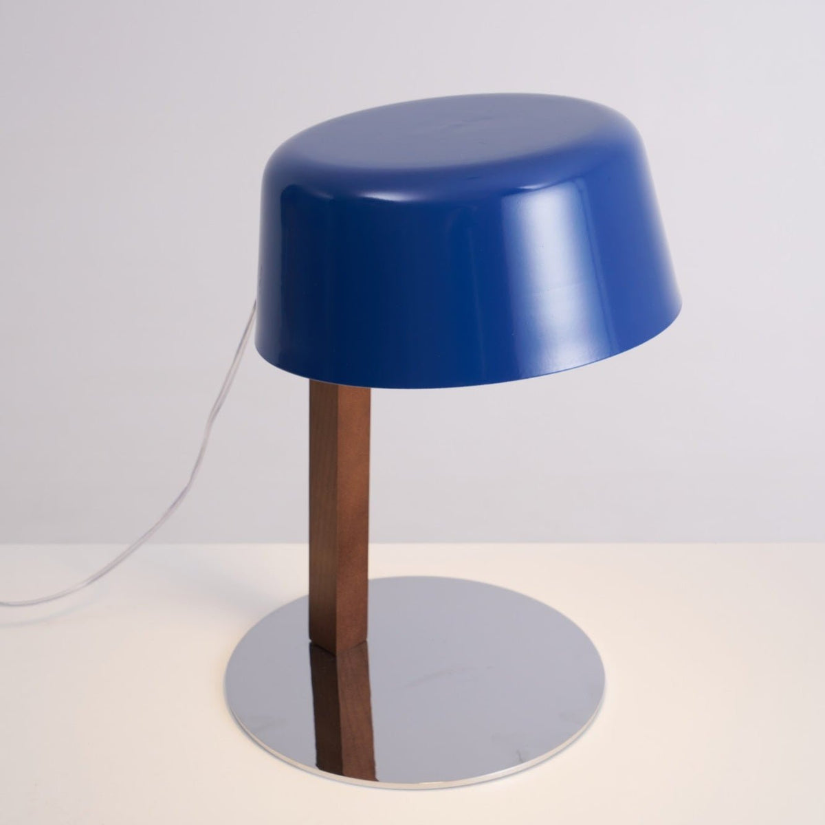 Cirirelle Moderne tafellamp van walnoot