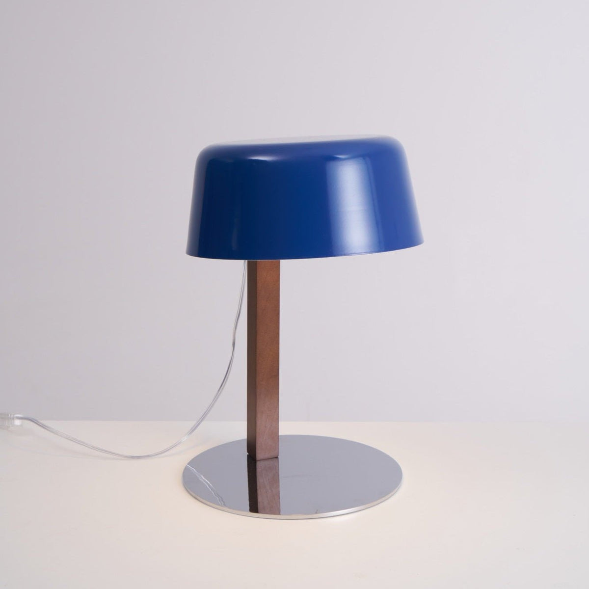 Cirirelle Moderne tafellamp van walnoot