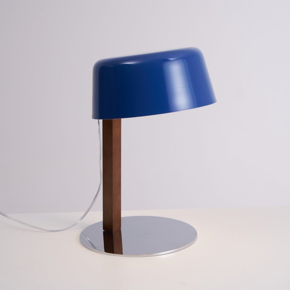 Cirirelle Moderne tafellamp van walnoot