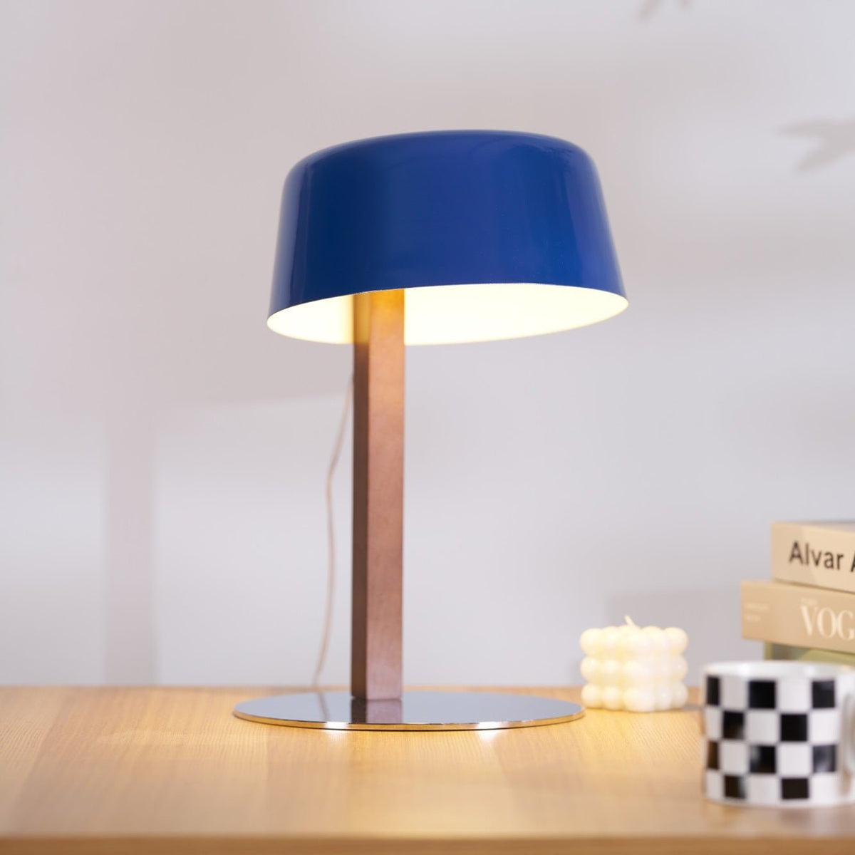 Cirirelle Moderne tafellamp van walnoot