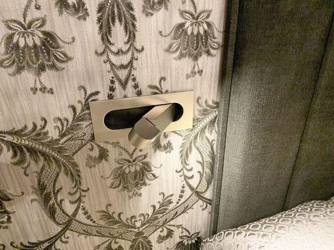Lumisiella verstelbare moderne ledleeslamp voor naast het bed