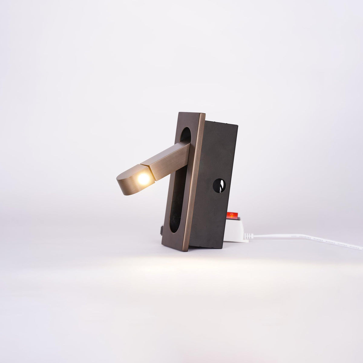 Lumisiella verstelbare moderne ledleeslamp voor naast het bed