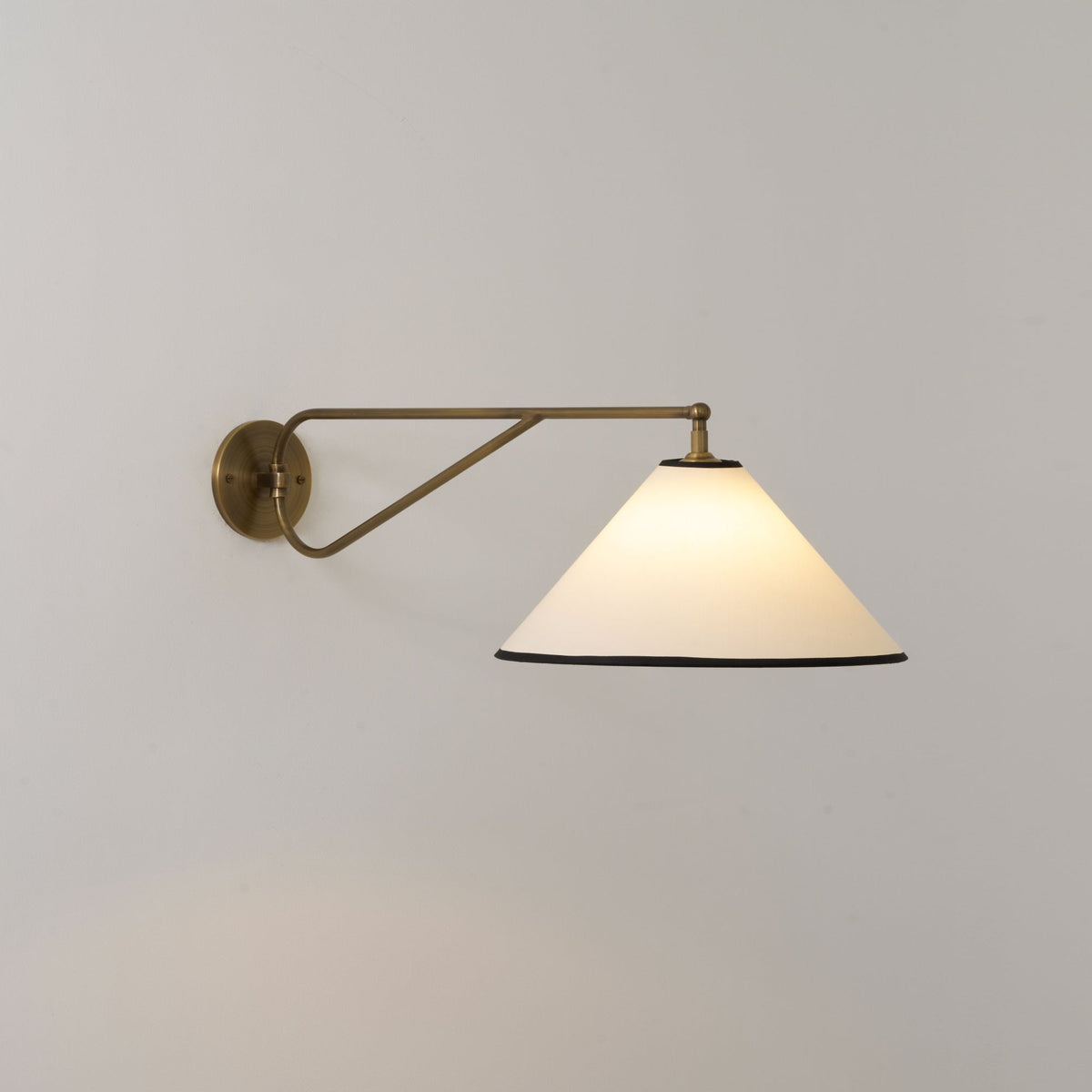 Avenieria wandlamp