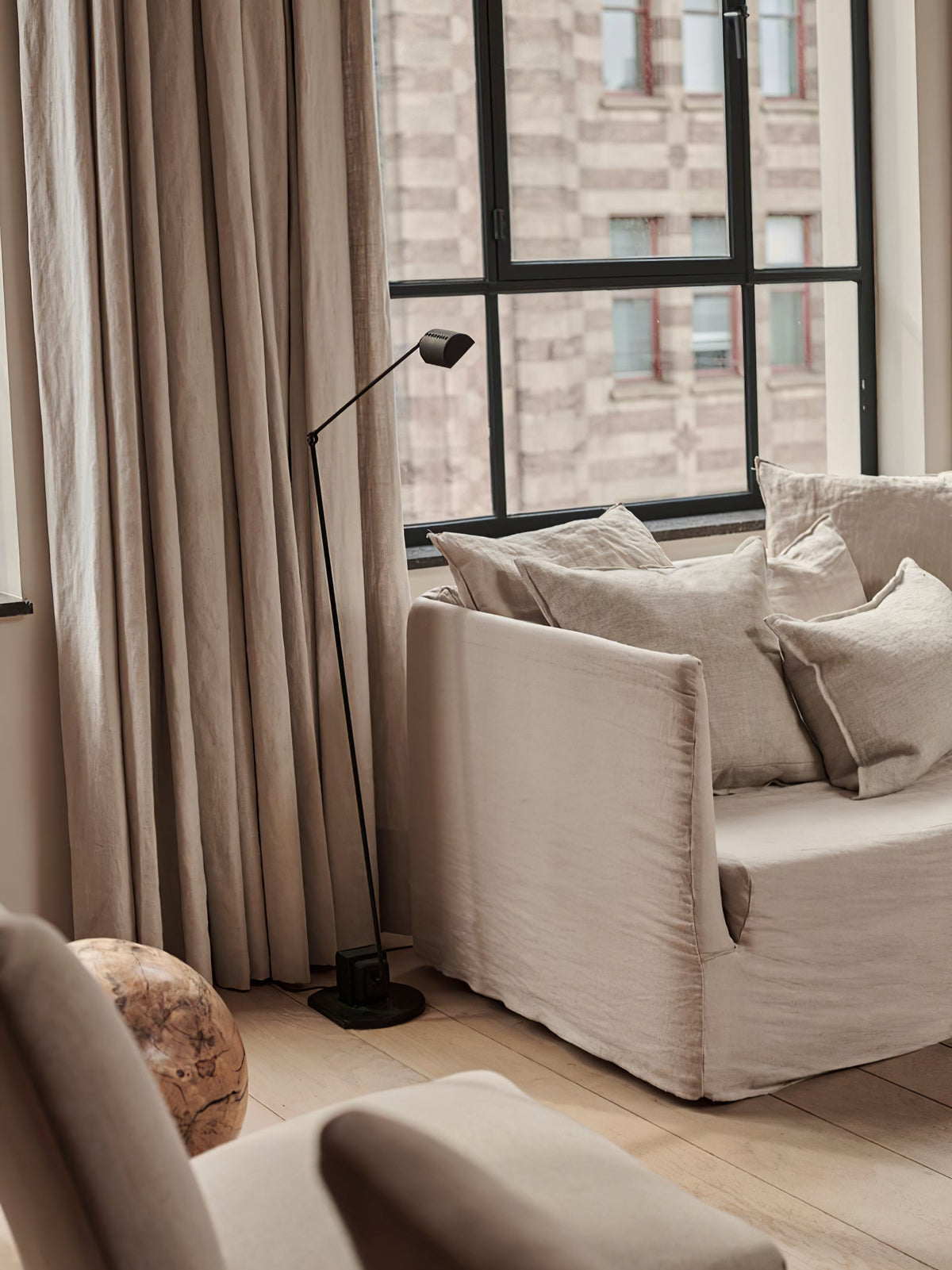 Nerilux instelbare vloerlamp