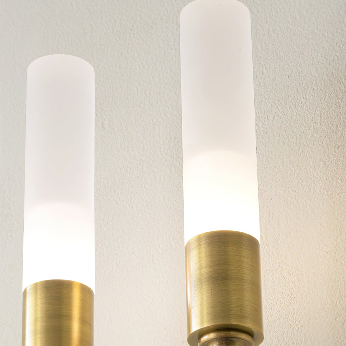 Yvori wandlamp met dubbele staaf minimalistisch