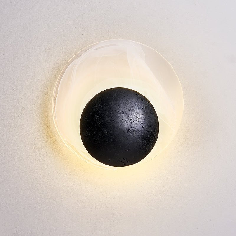 Orla Cosmica Eclipse Zwarte travertin wandlamp