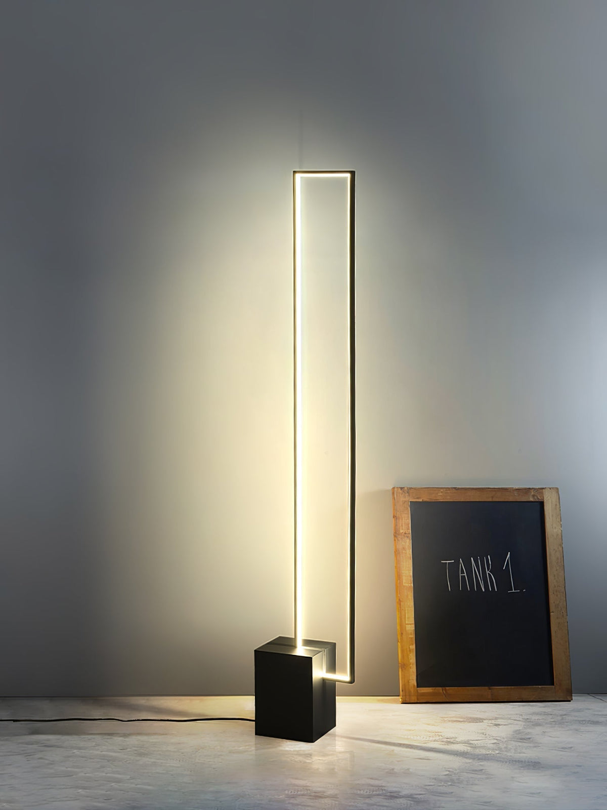 Keloza aluminium vloerlamp