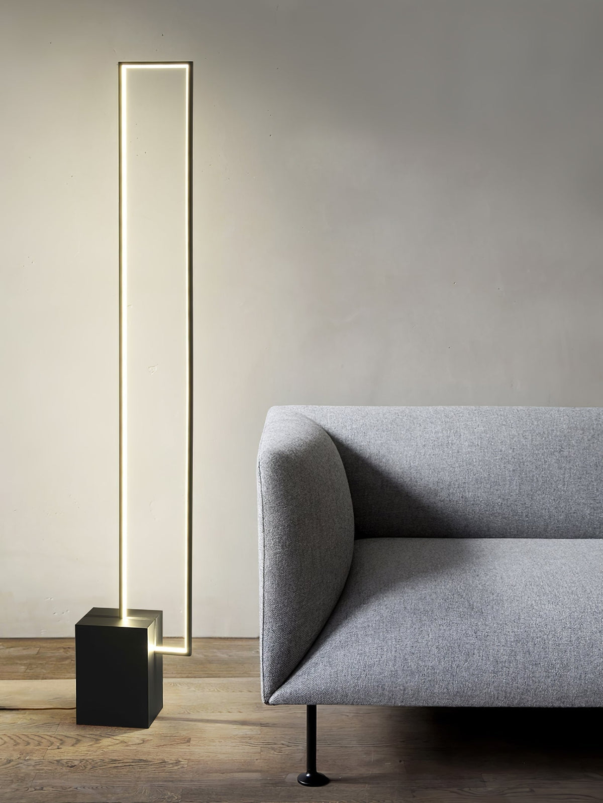 Keloza aluminium vloerlamp