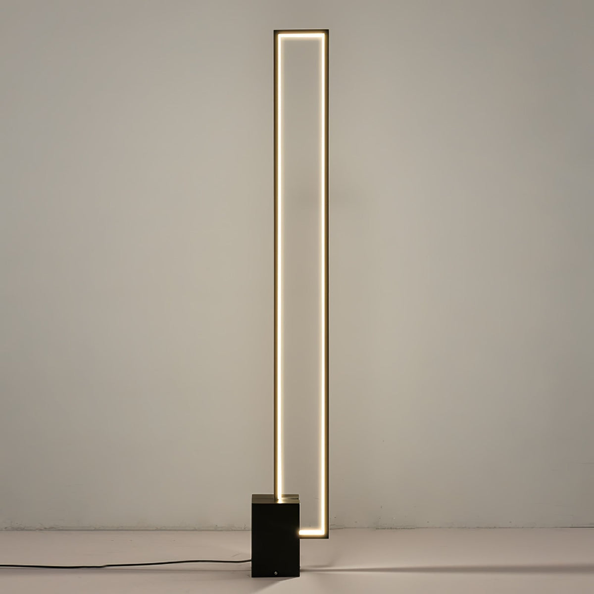 Keloza aluminium vloerlamp