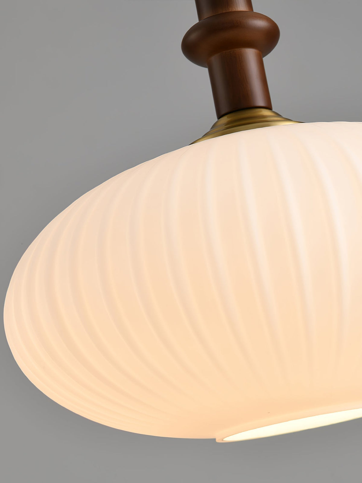 Iliror Traditionele hanglamp van Hout en glas