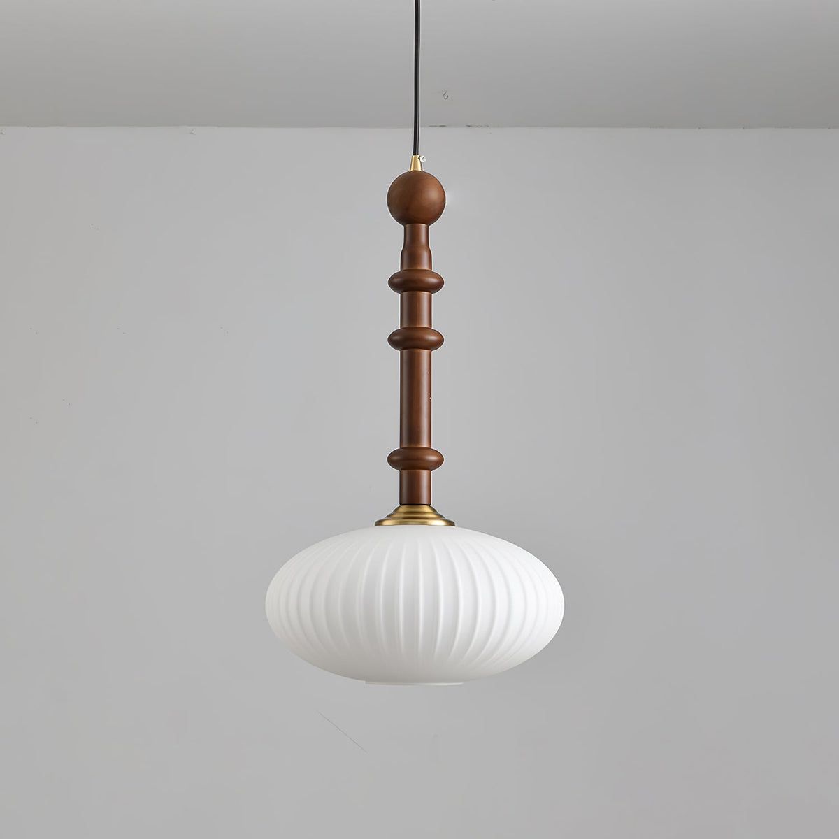 Iliror Traditionele hanglamp van Hout en glas