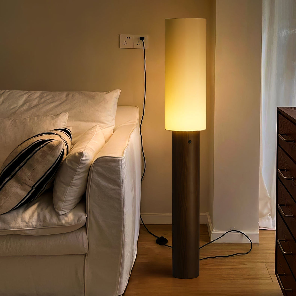 Uvynir Cylindrische houten vloerlamp