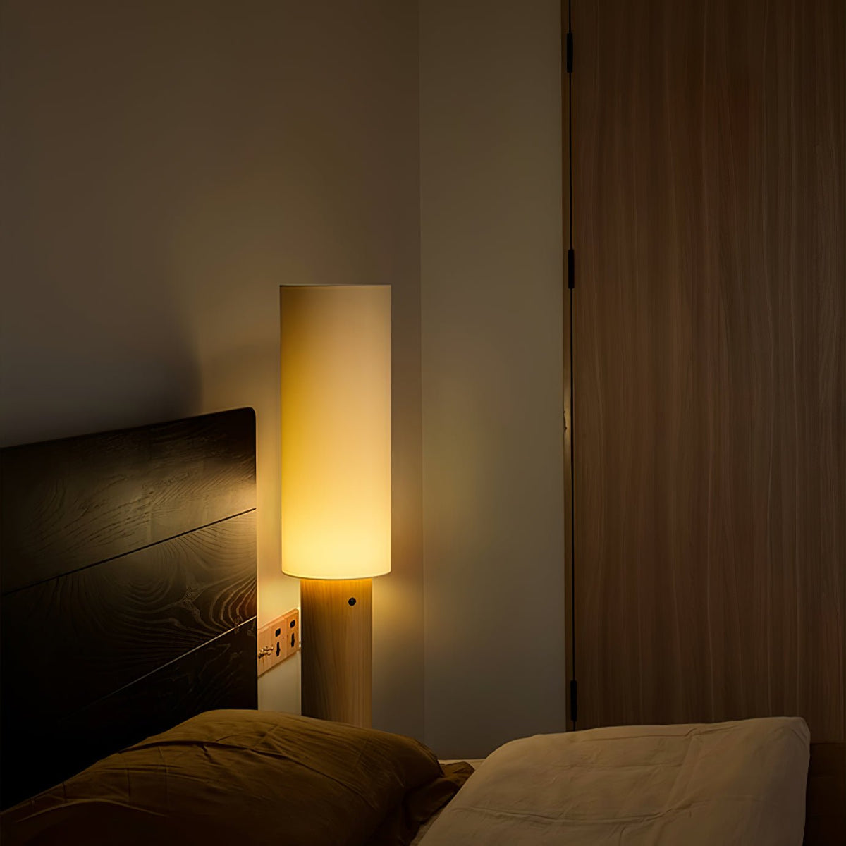 Uvynir Cylindrische houten vloerlamp
