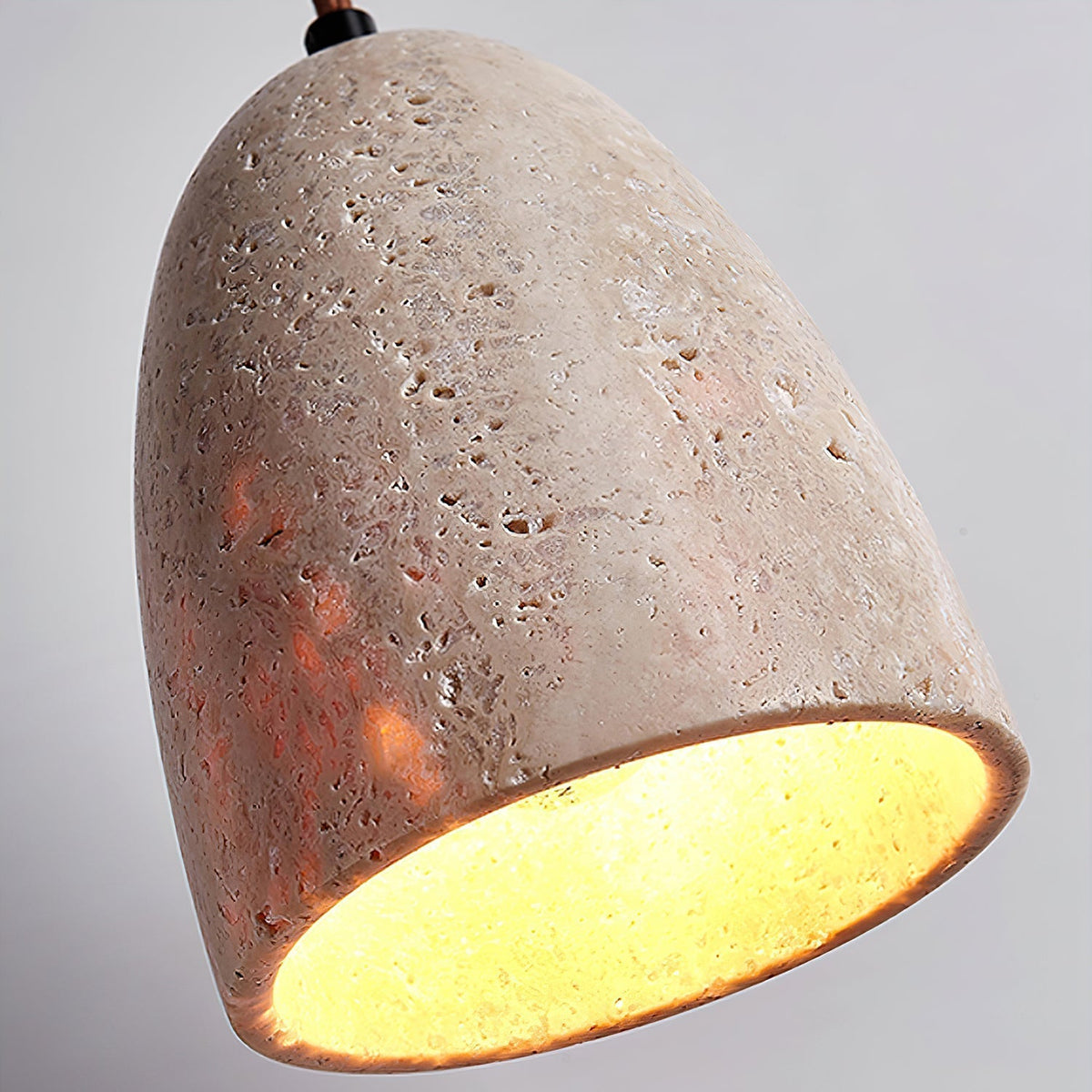 Lildes conische hanglamp van geel travertin