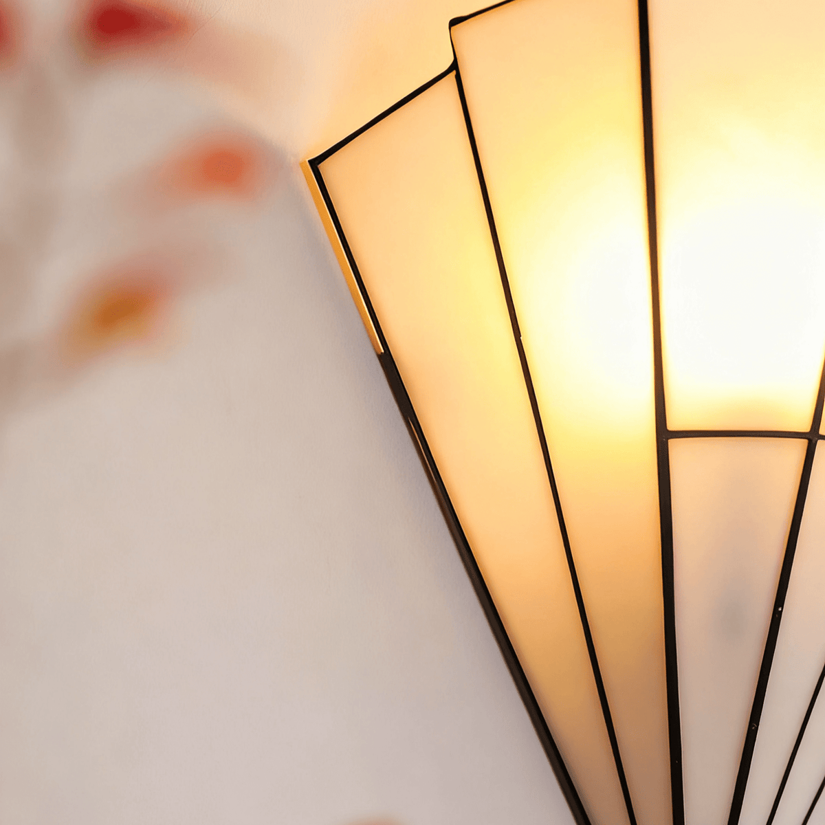 Lila Deco wandlamp