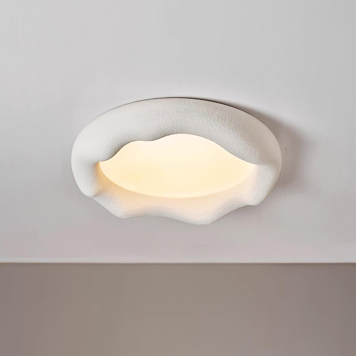 Plafondlamp met organische hars- en glasvezellichaam in beige