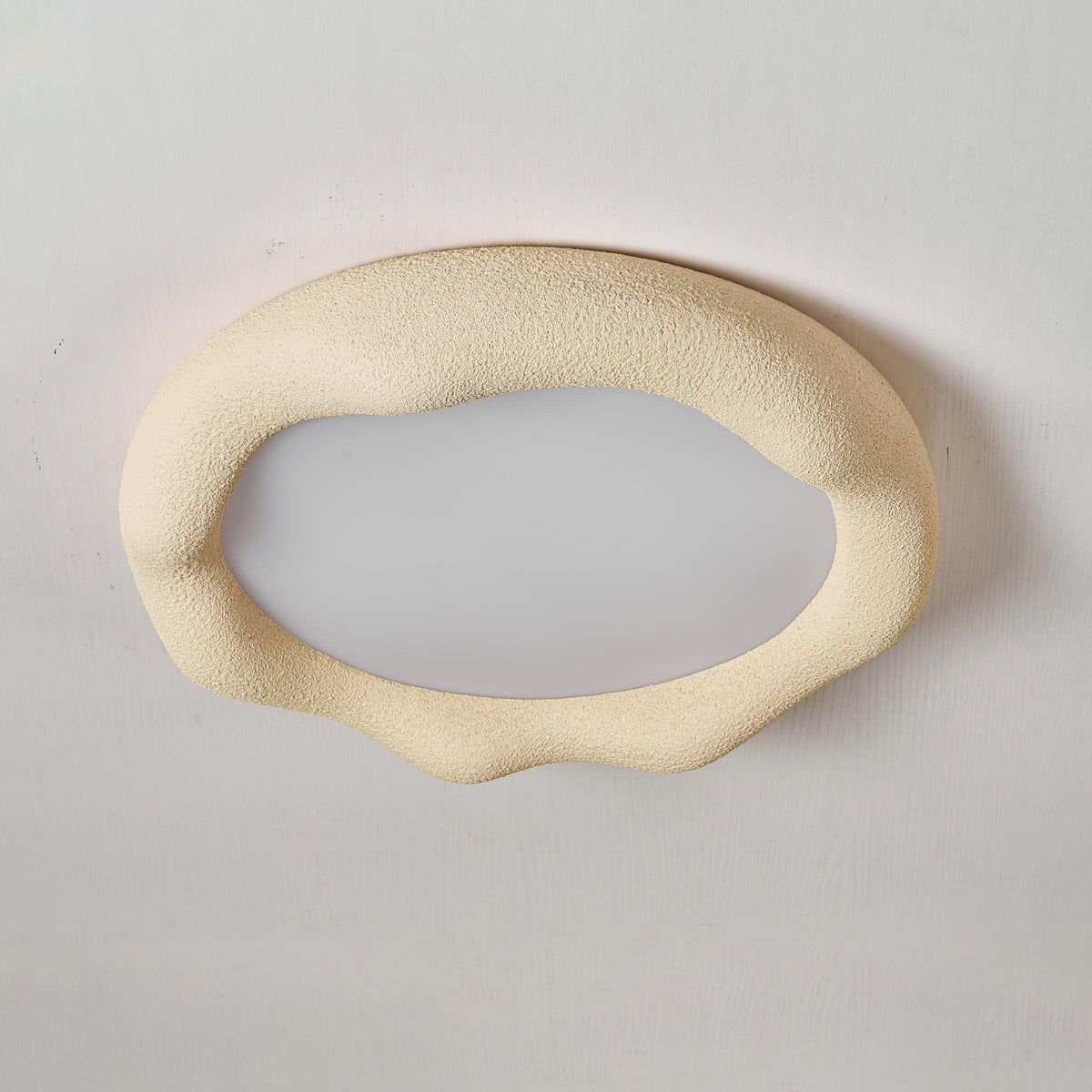 Plafondlamp met organische hars- en glasvezellichaam in beige