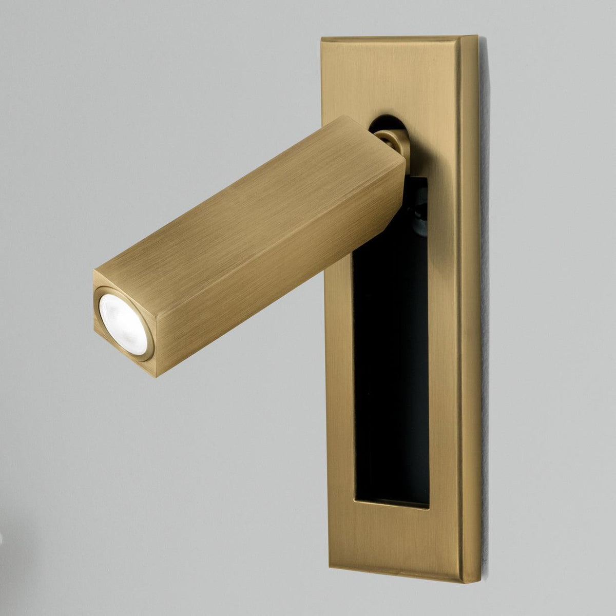 Velerelia ingebouwde wandlamp met stekker