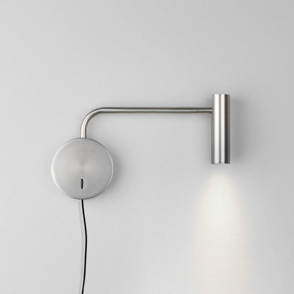 Pivoil wandlamp