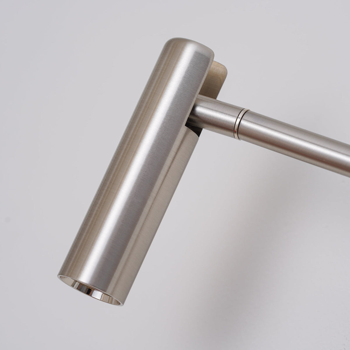 Pivoil wandlamp