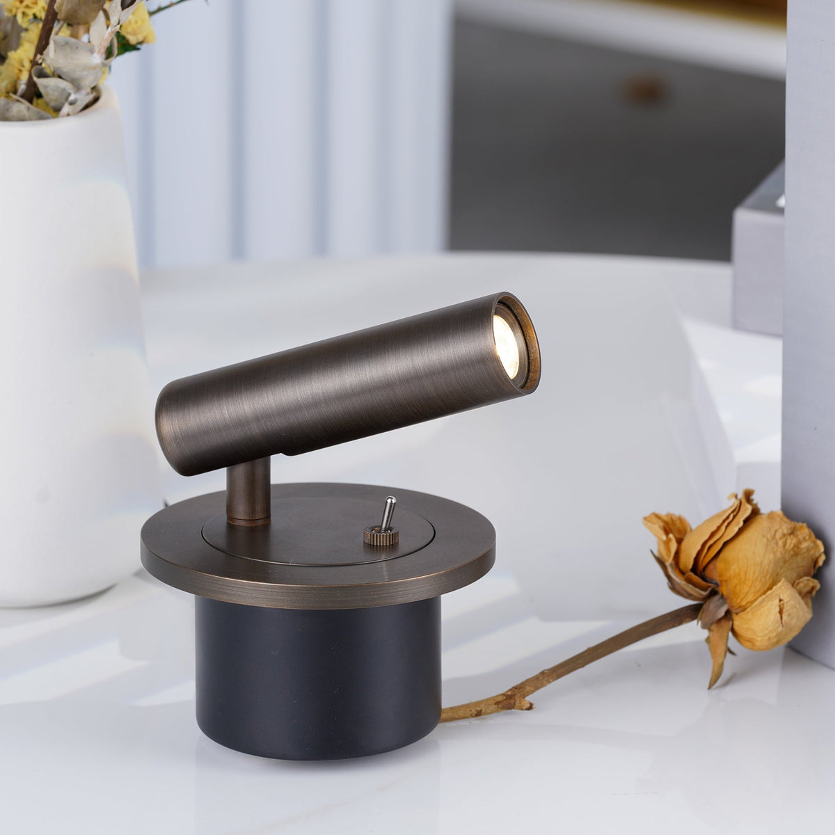 Galenor moderne minimalistische lees-wandlamp