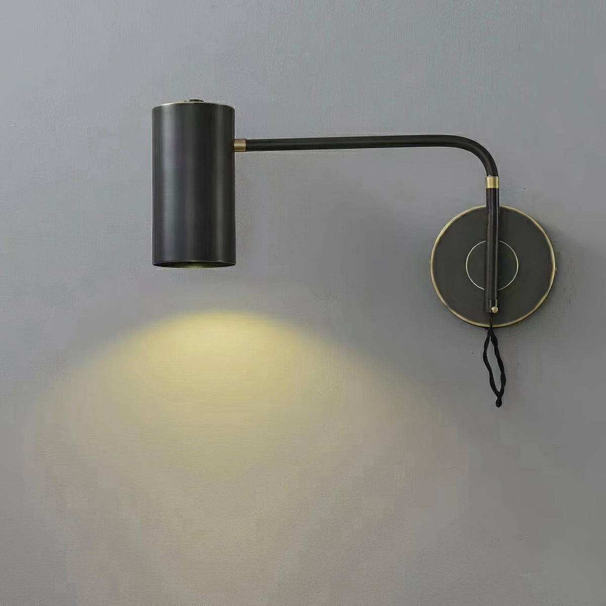 Merton wandlamp van staal in industriële stijl