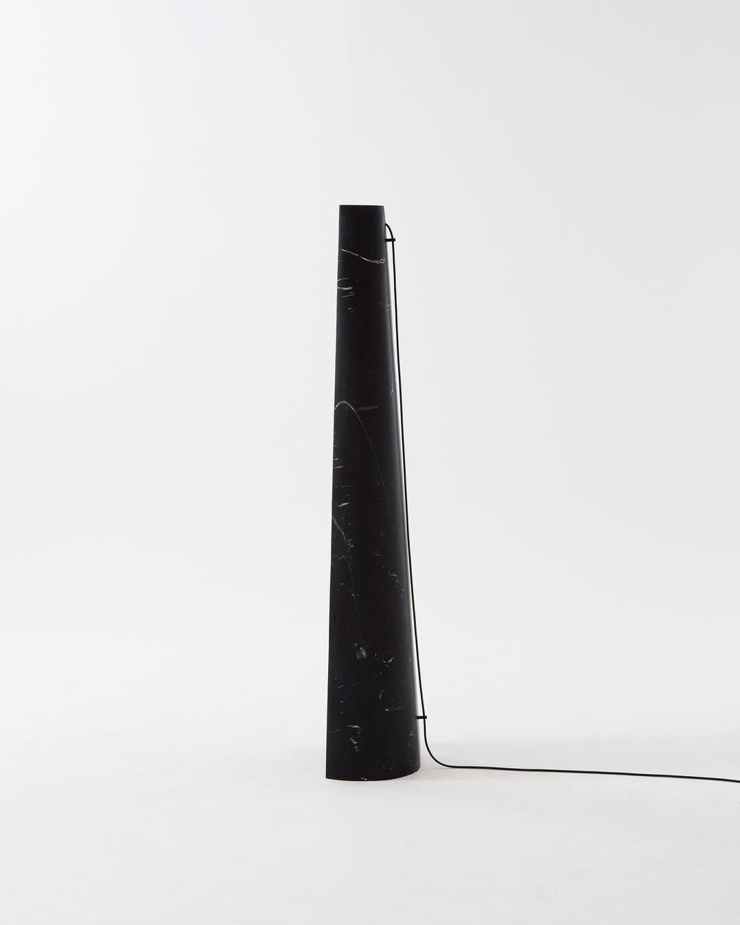 Lave vloerlamp van marmer