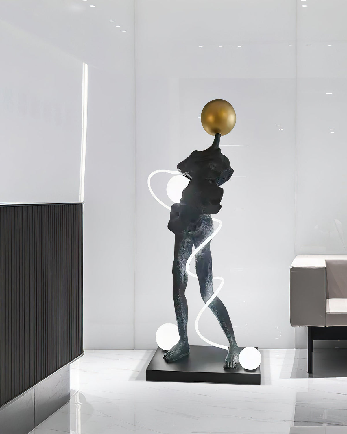 Nycaran sculpturale vloerlamp in zwart
