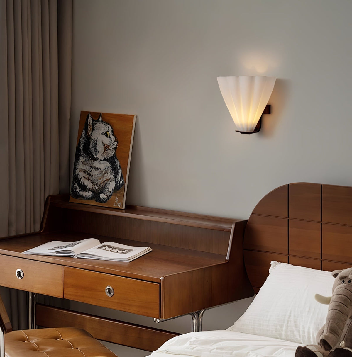 Ixelyn vormgegeven glazen wandlamp