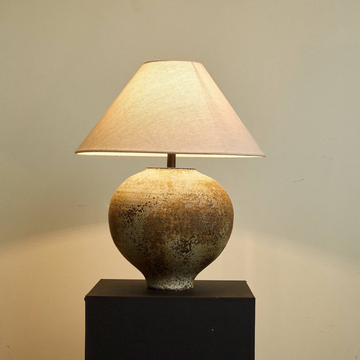 Lirys Moderne tafellamp van keramiek