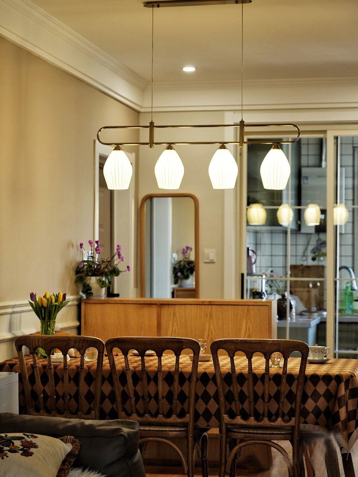 Arlirir moderne hanglamp met minimalistisch kunstwerk in keramiek