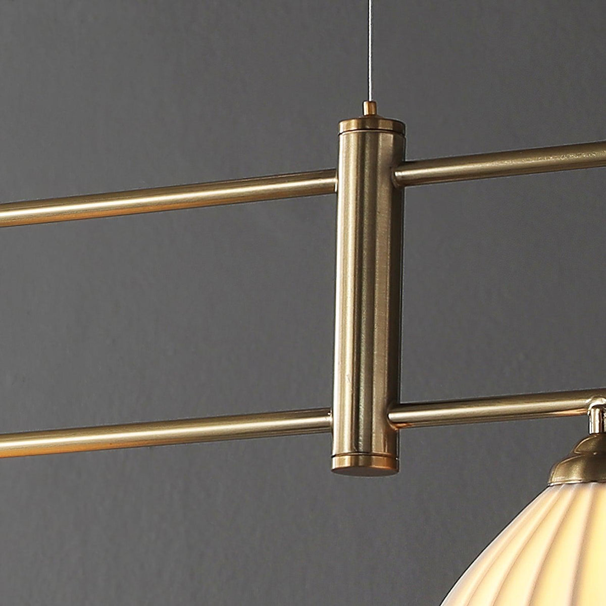 Arlirir moderne hanglamp met minimalistisch kunstwerk in keramiek