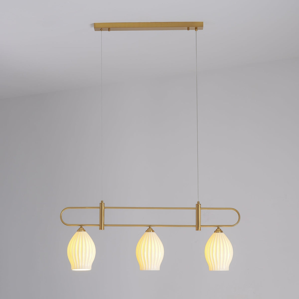 Arlirir moderne hanglamp met minimalistisch kunstwerk in keramiek