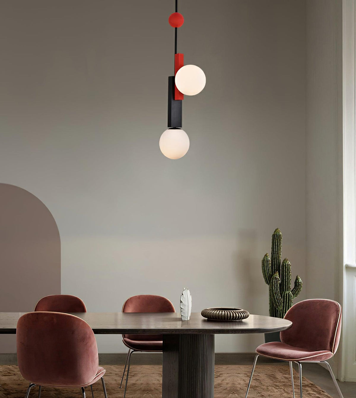 Veveny hanglamp met dubbele bollen en lineaire balken in geometrische stijl