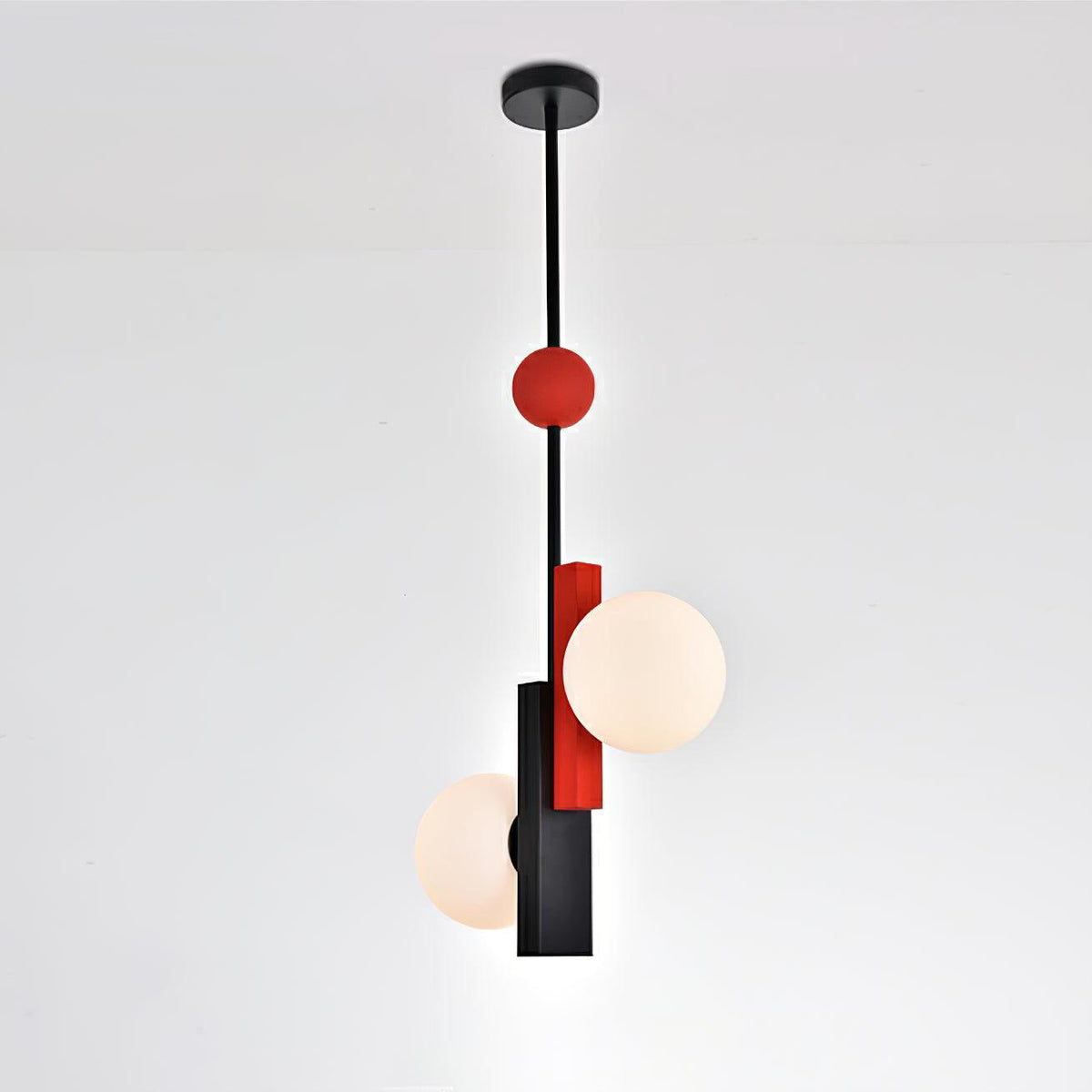Veveny hanglamp met dubbele bollen en lineaire balken in geometrische stijl