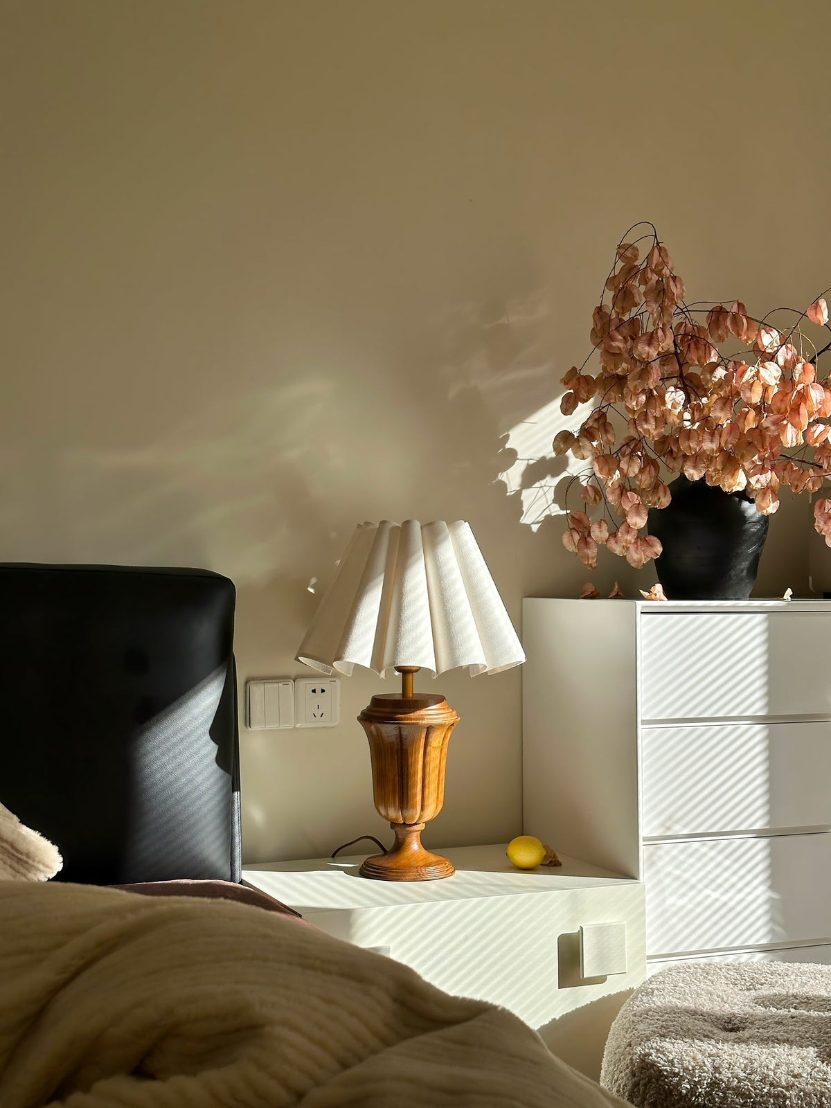Vireo Hout en Stoffen tafellamp
