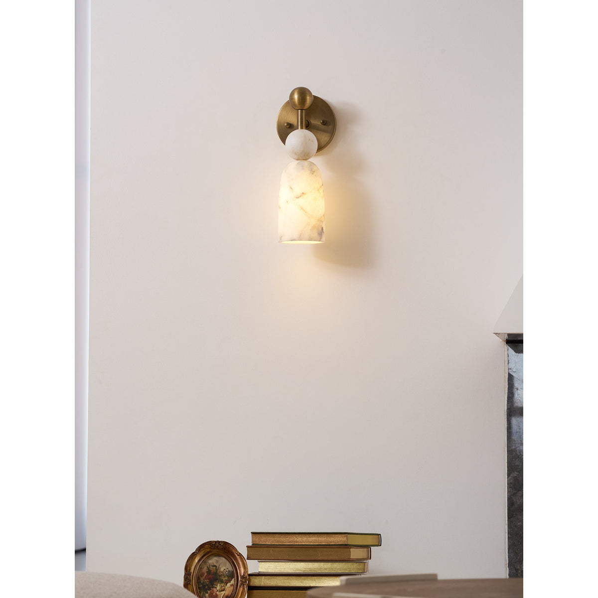 Serafin wandlamp van albast