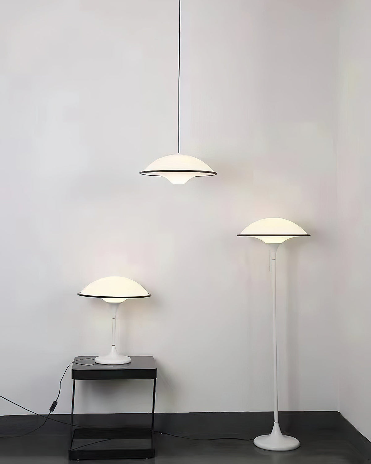 Revenor acryl futuristische tafellamp