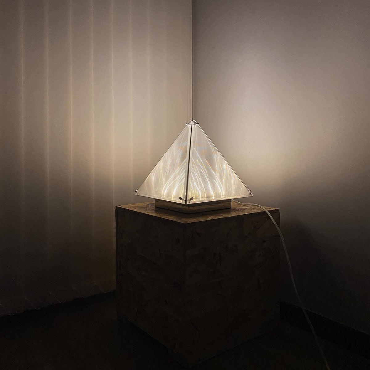 Mymiryre Pyramid glas tafellamp