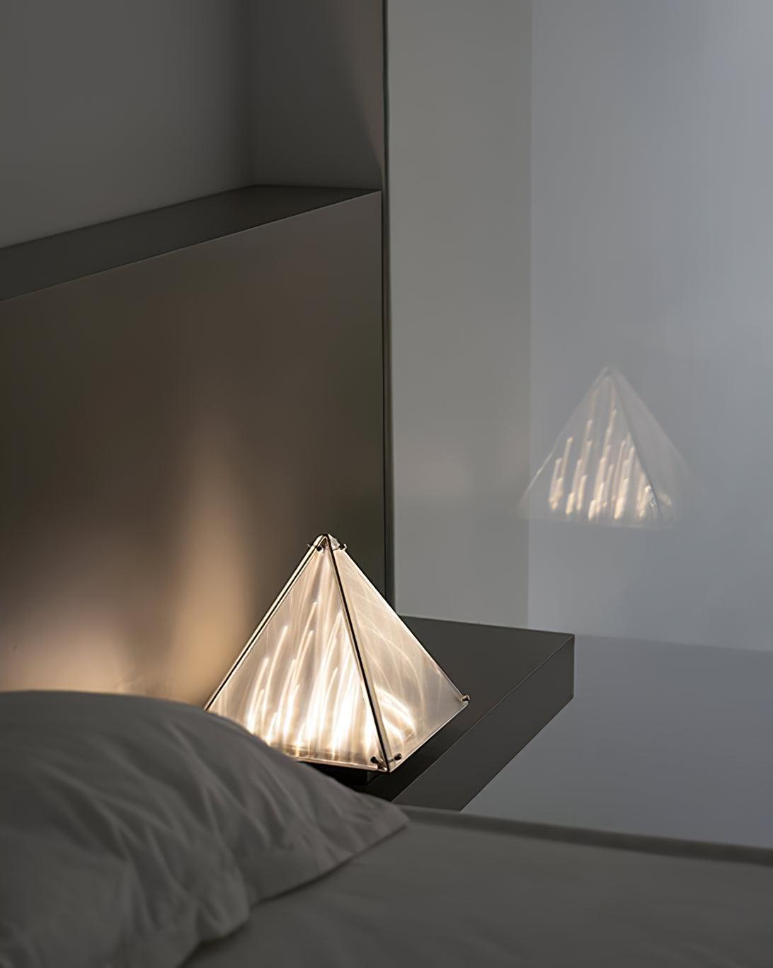 Mymiryre Pyramid glas tafellamp