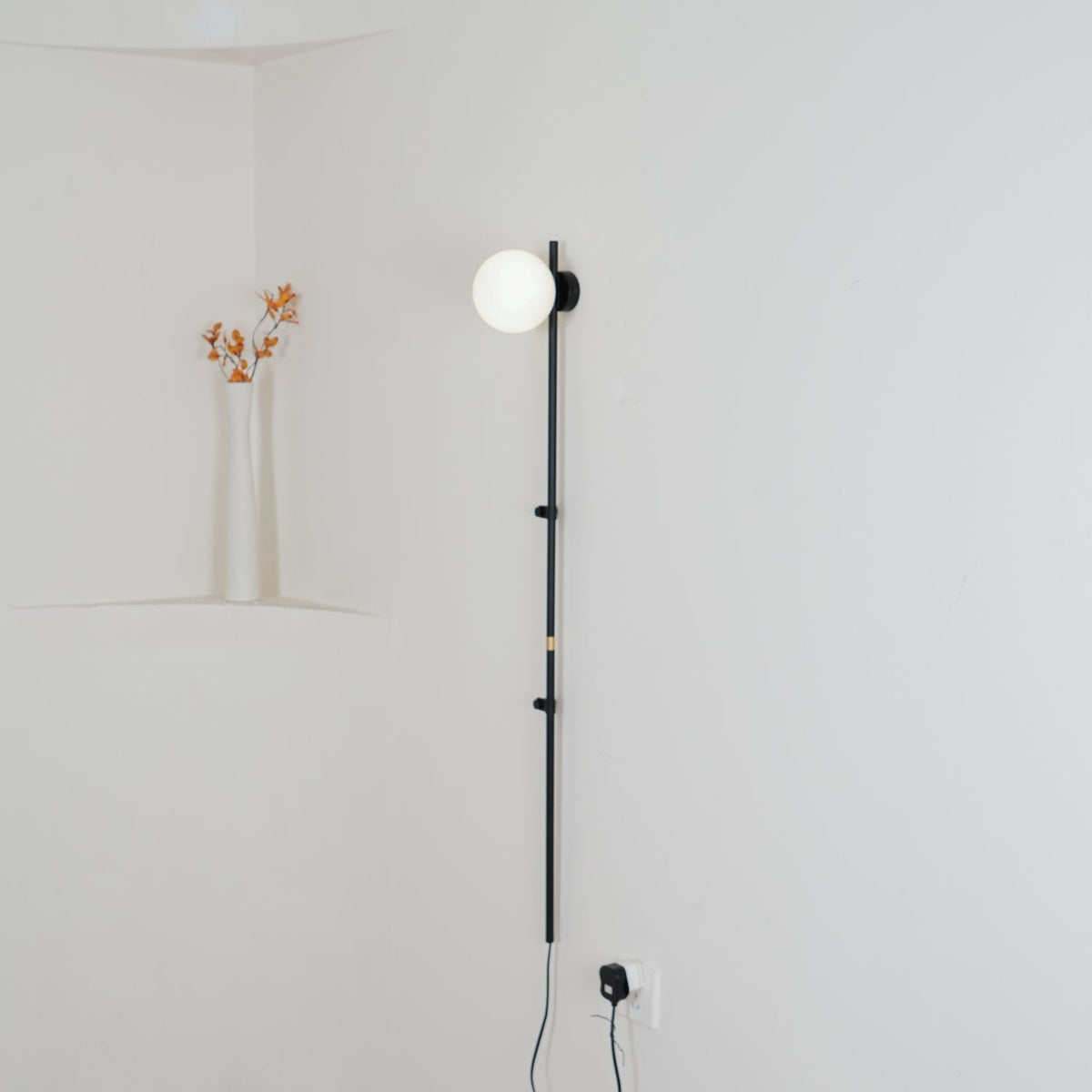 Curaeion Moderne minimalistische wandlamp met glas en stekker