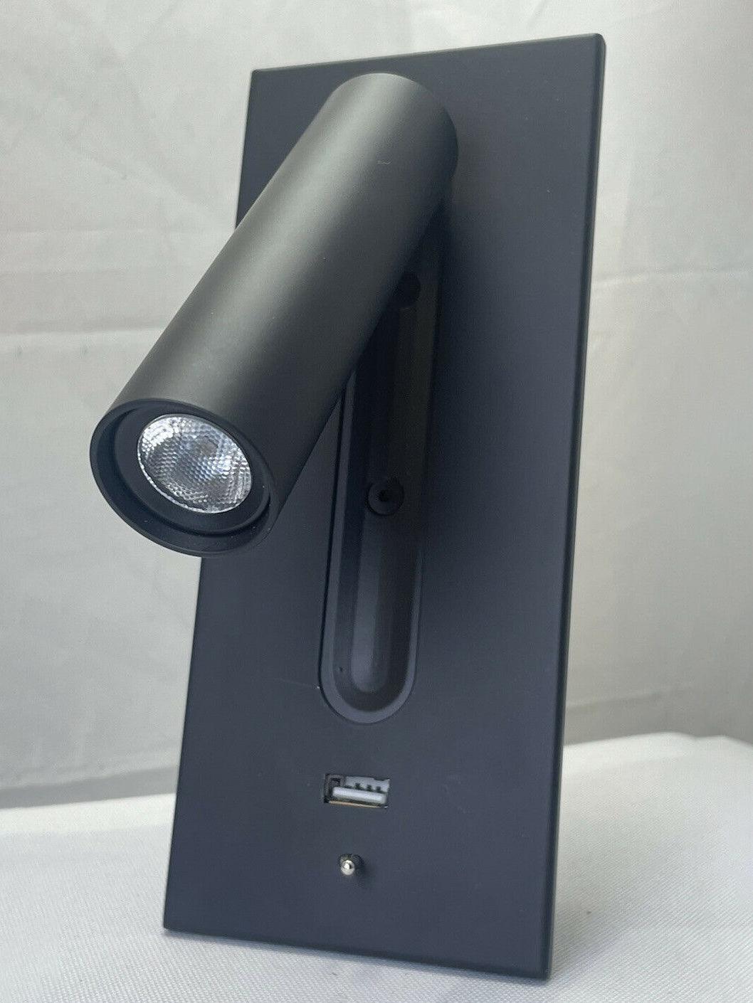 Sothis moderne minimalistische wandlamp in zwart met USB-aansluiting