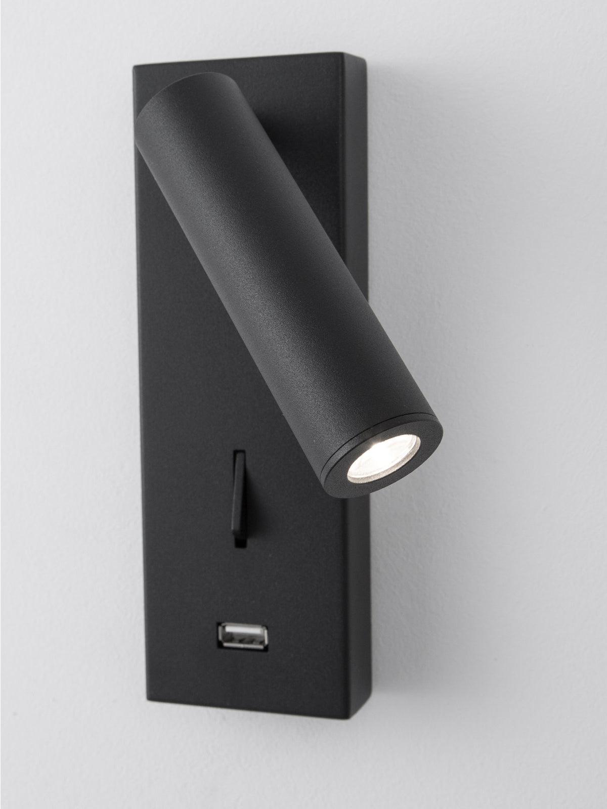 Sothis moderne minimalistische wandlamp in zwart met USB-aansluiting