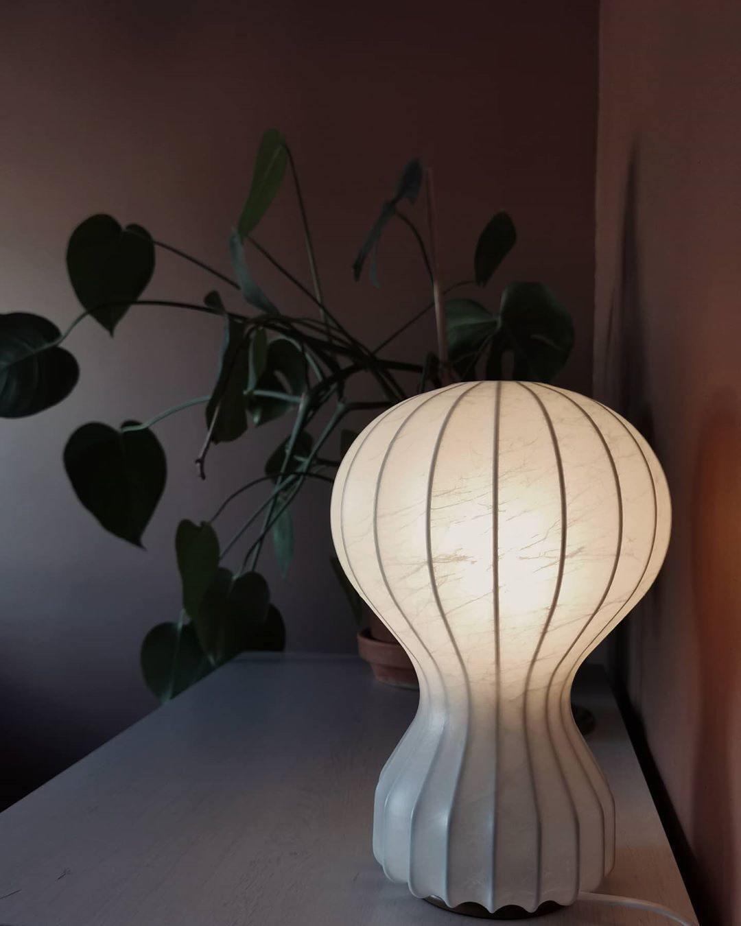 Lirove staal Sculptural tafellamp