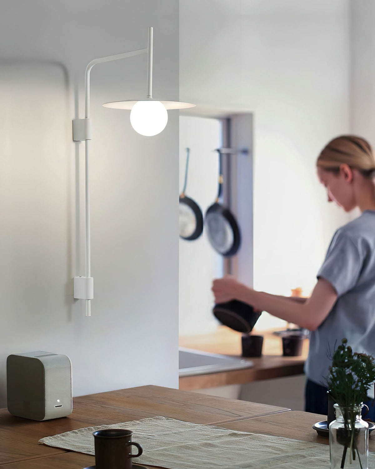 Lioririelle wandlamp modern minimalistisch met glazen kap