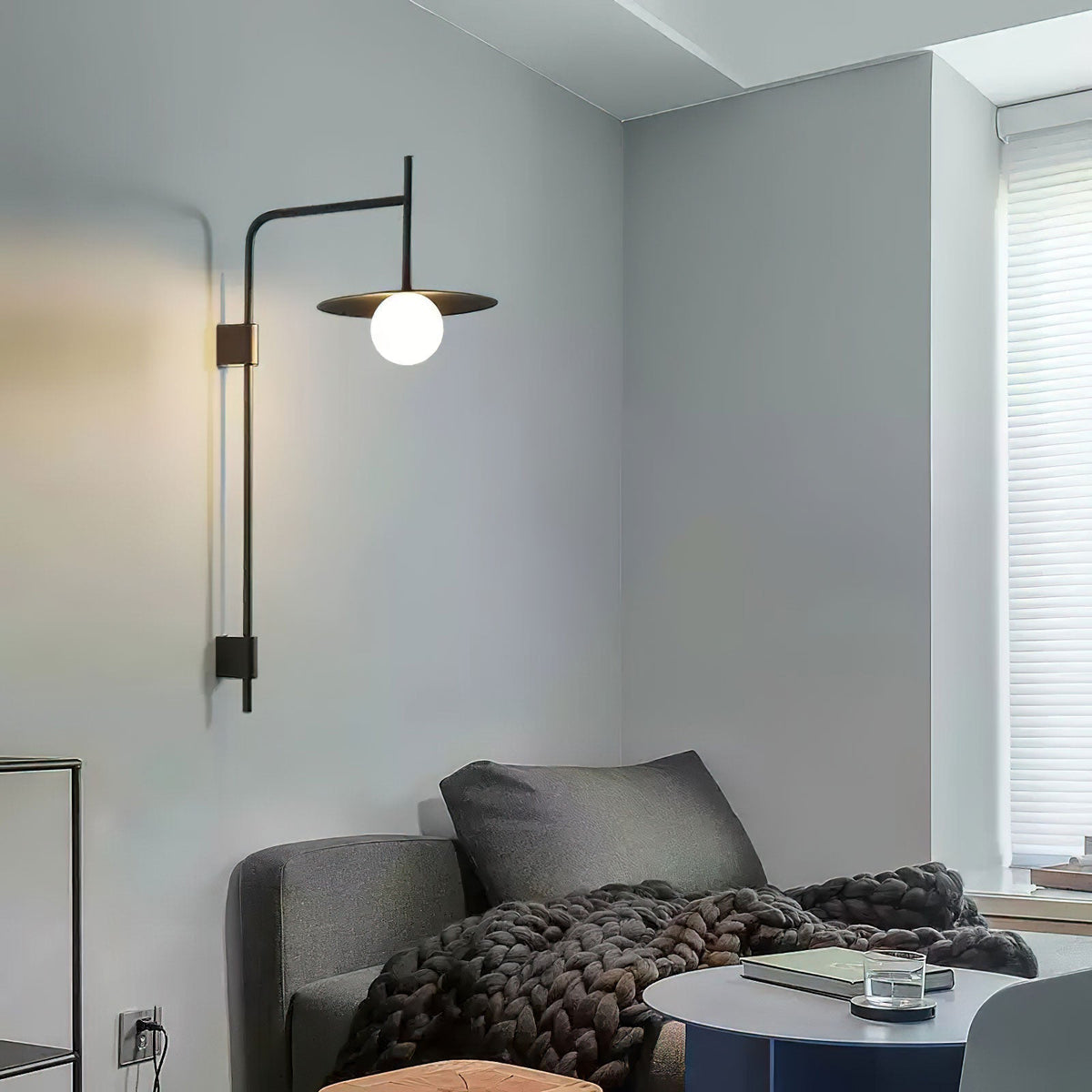 Lioririelle wandlamp modern minimalistisch met glazen kap
